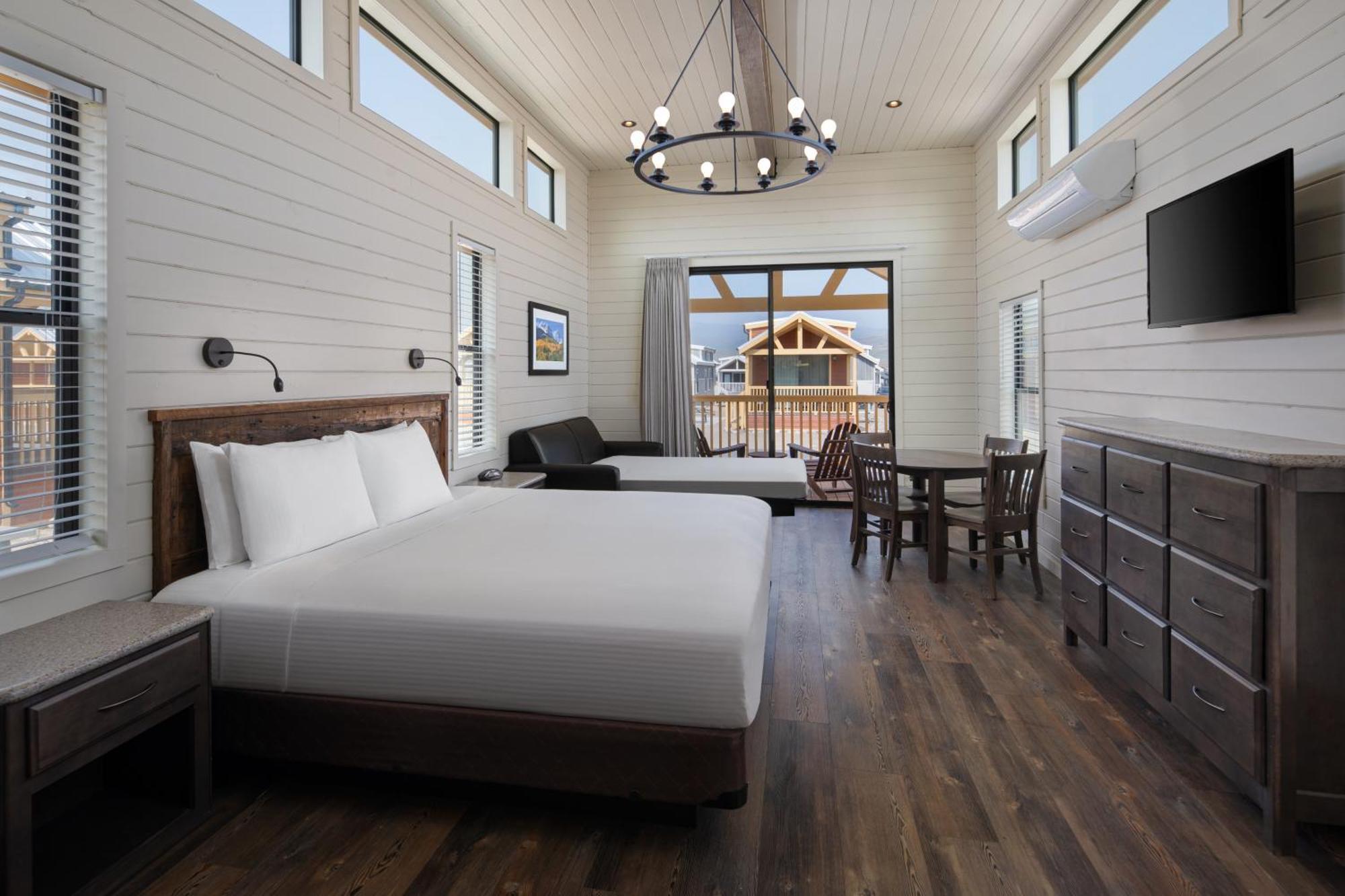 Sun Outdoors Rocky Mountains Hotel Granby Room photo