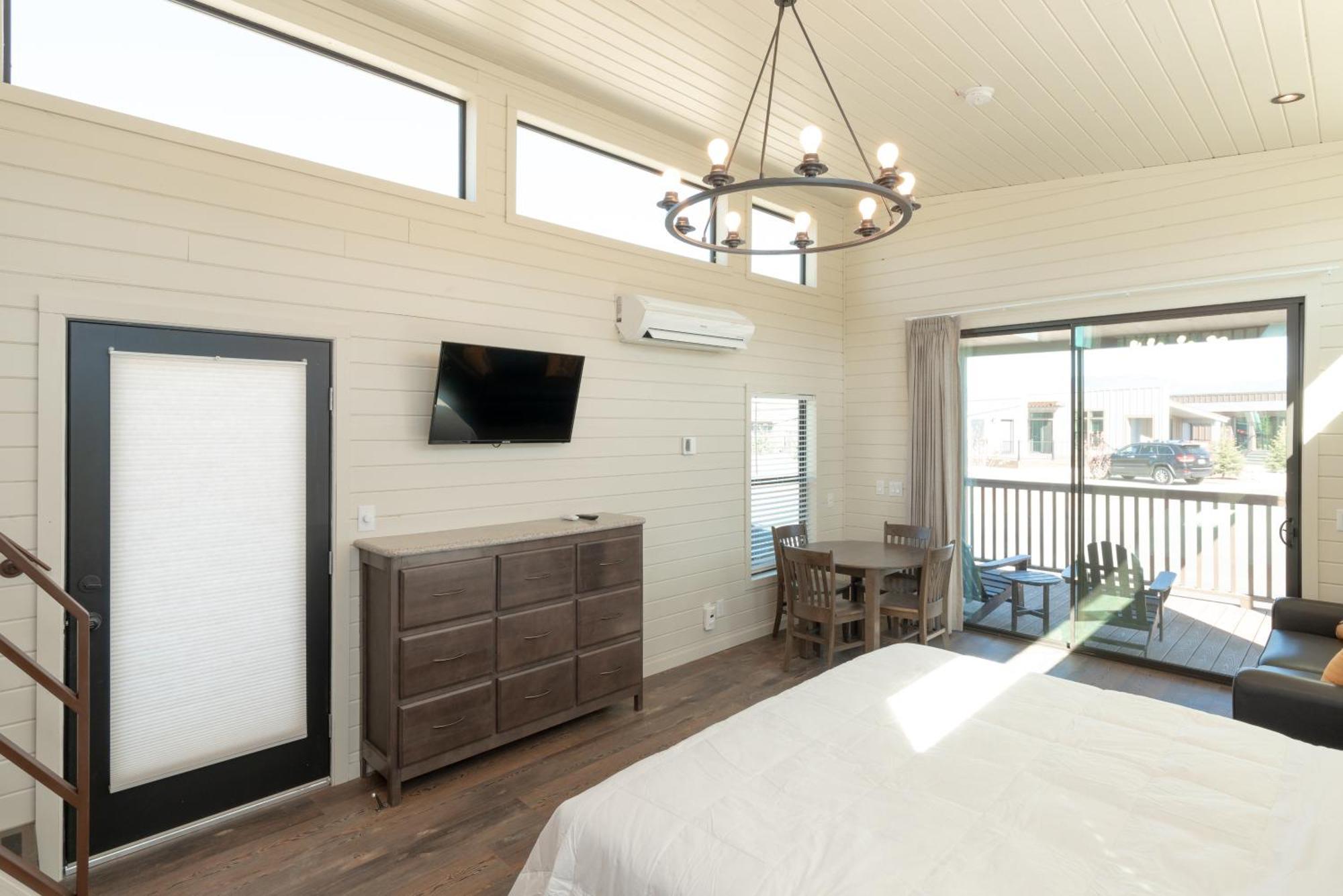 Sun Outdoors Rocky Mountains Hotel Granby Room photo