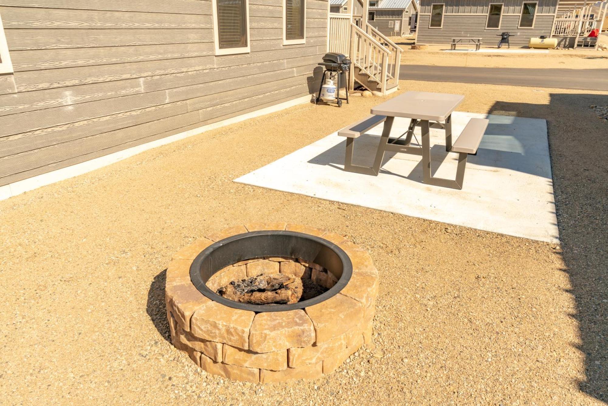 Sun Outdoors Rocky Mountains Hotel Granby Room photo