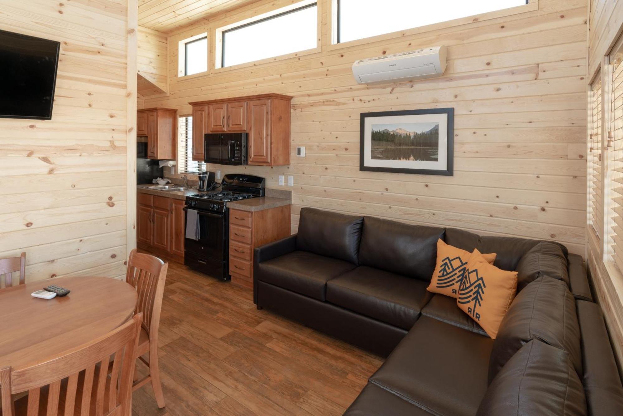 Sun Outdoors Rocky Mountains Hotel Granby Room photo